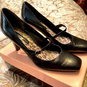Vintage Mary Jane Pumps, great condition.